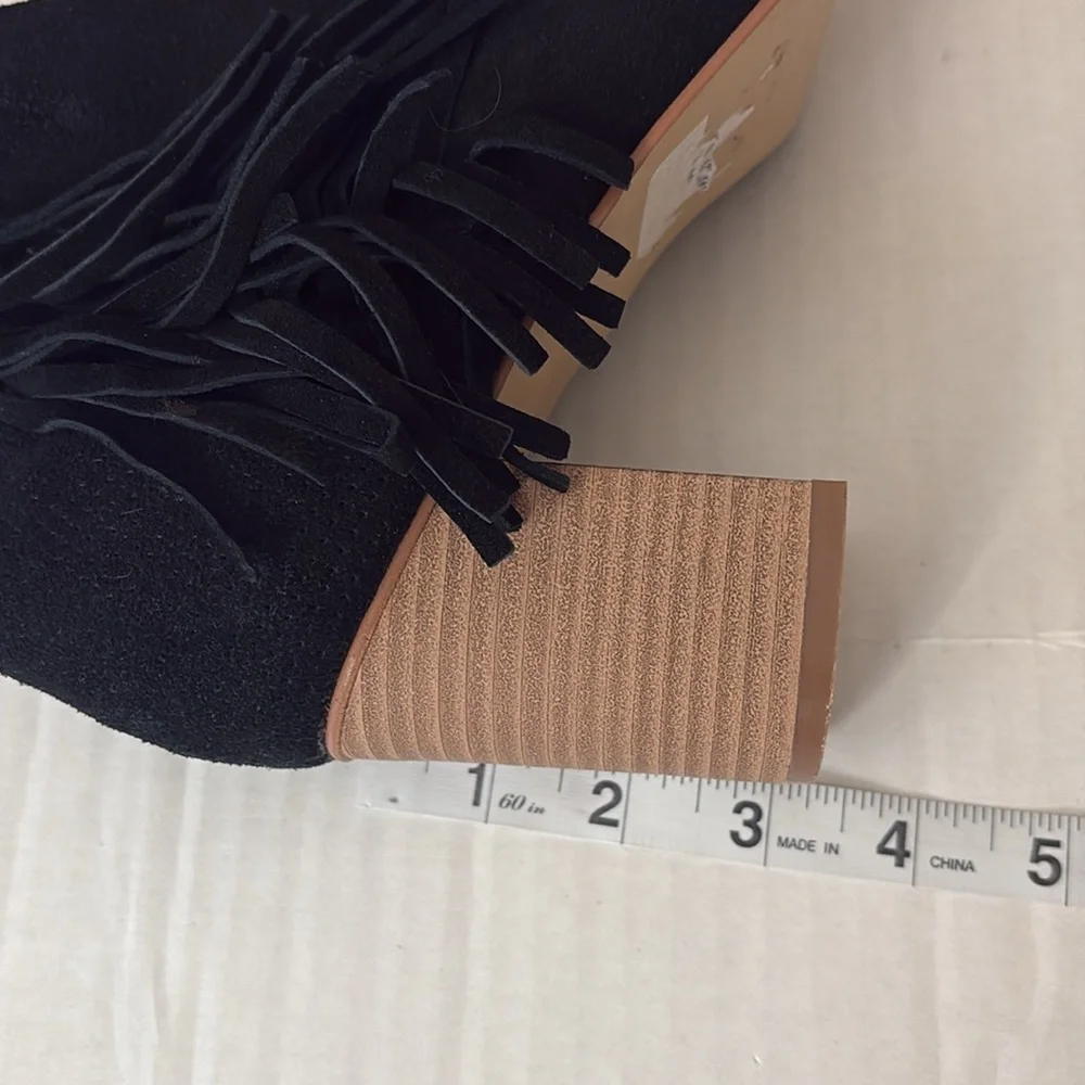 Kensie Erika Fringe Peep toe ankle boots, black leather,  side zip, 9.5